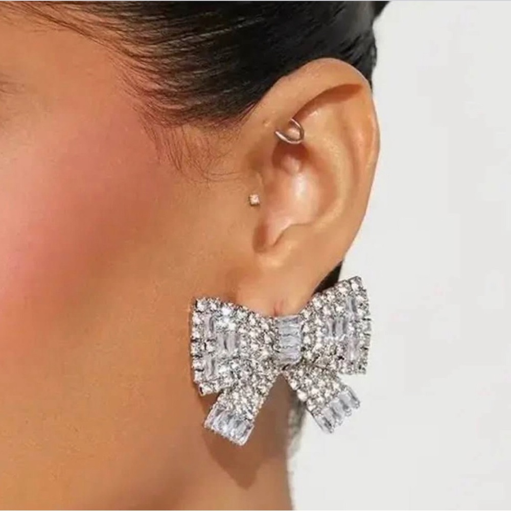 Gorgeous full cz bow earrings